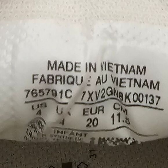 CONVERSE Low Rainbow Multicolor Sparkle Sneakers Toddler - Size 4 - Picture 6 of 6